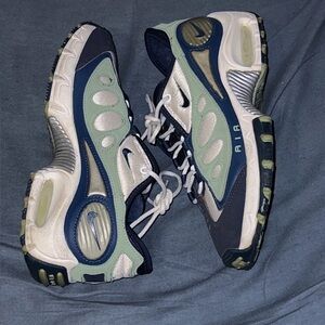 Vintage Nike Air Sneakers